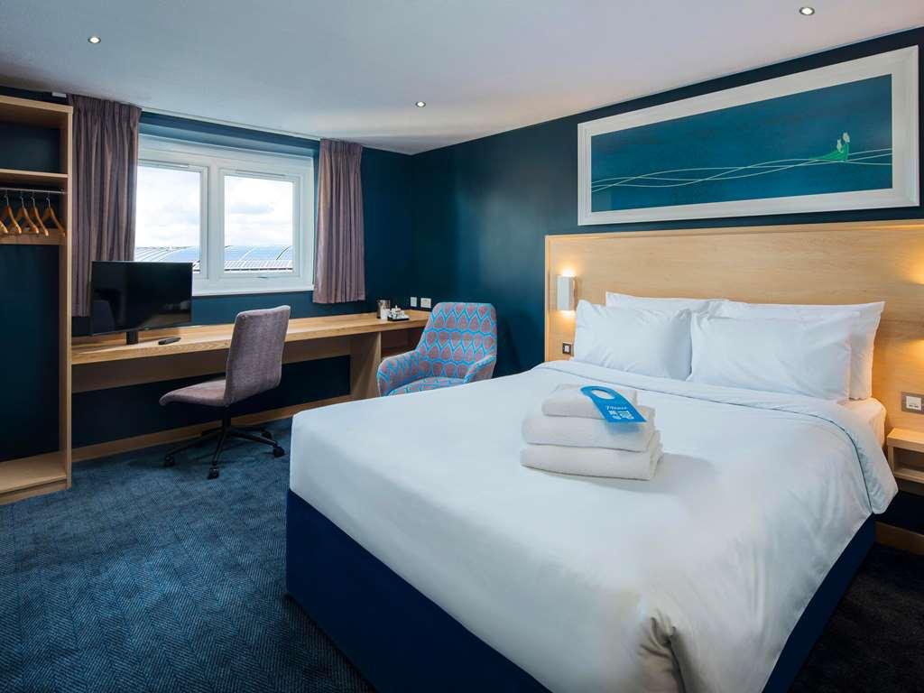 Travelodge Cheltenham Zimmer foto