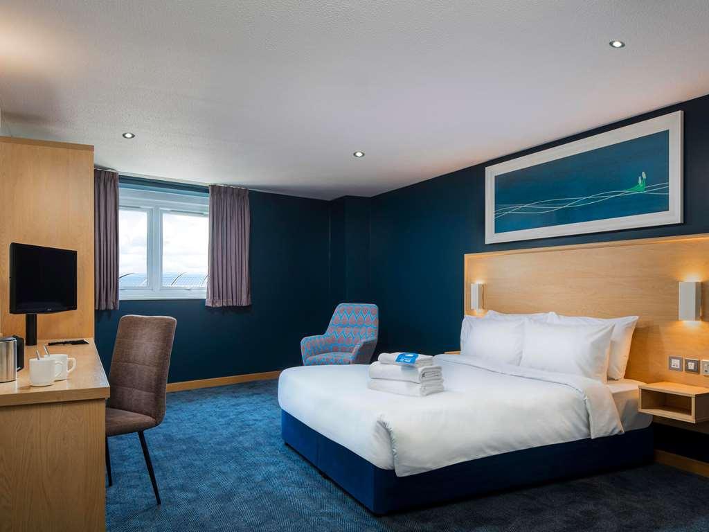 Travelodge Cheltenham Zimmer foto