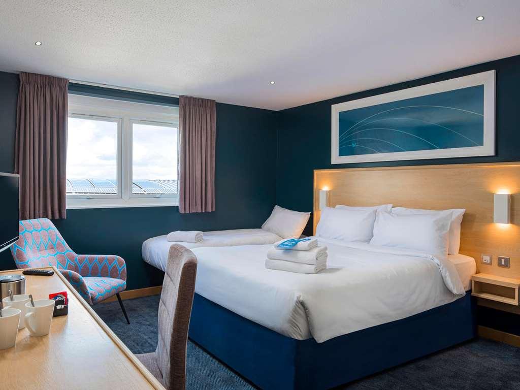 Travelodge Cheltenham Zimmer foto