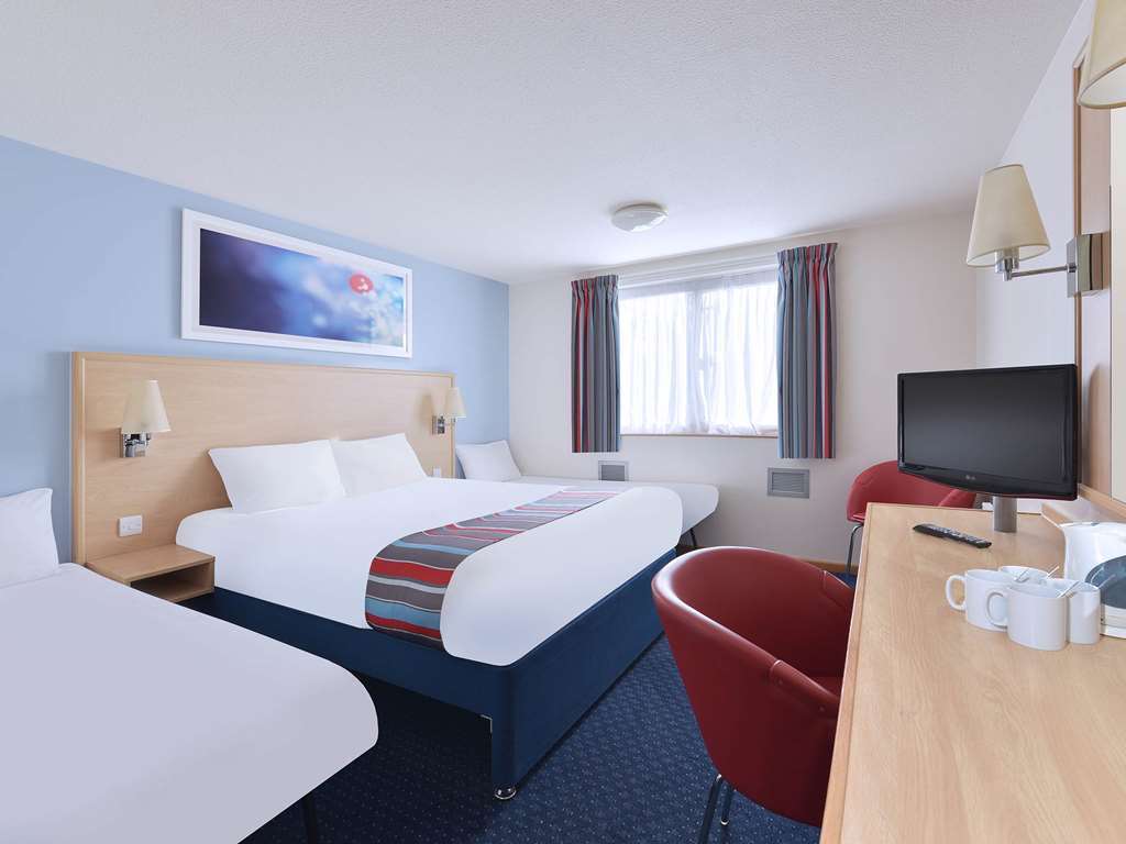 Travelodge Cheltenham Zimmer foto